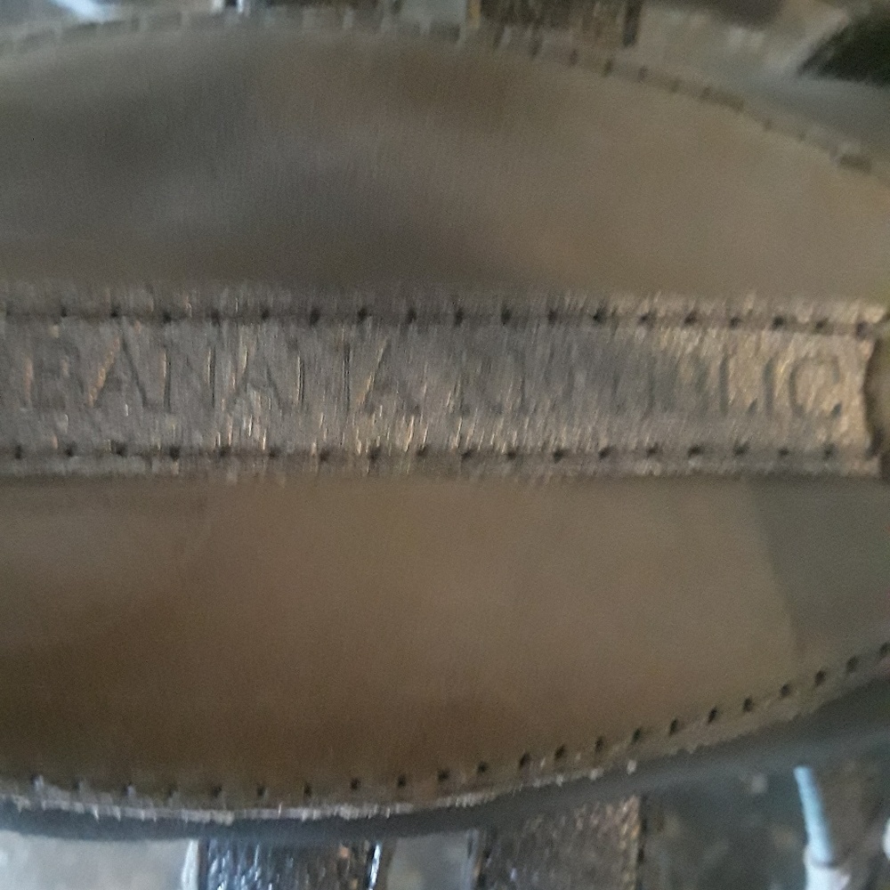 Shoes - Picture 7 of 8